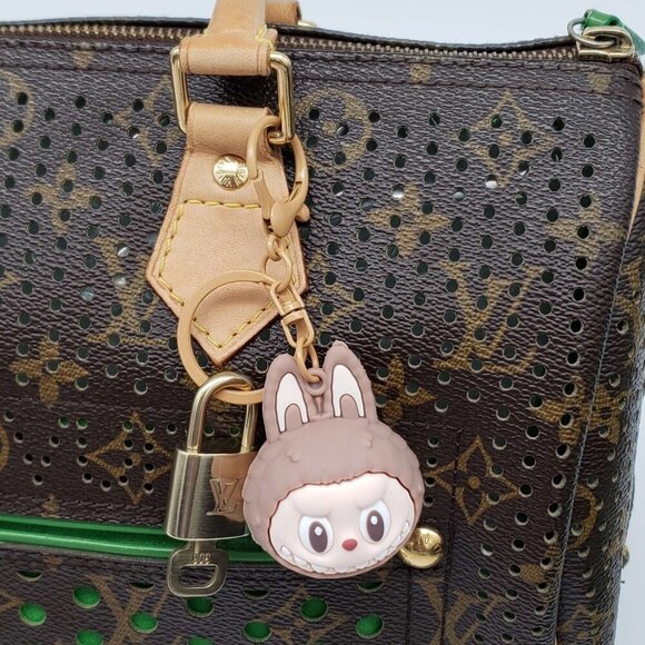 100% Auth Louis Vuitton Lock & Key with unbranded Bagcharm, Keycharm, Keychain - Picture 1 of 7